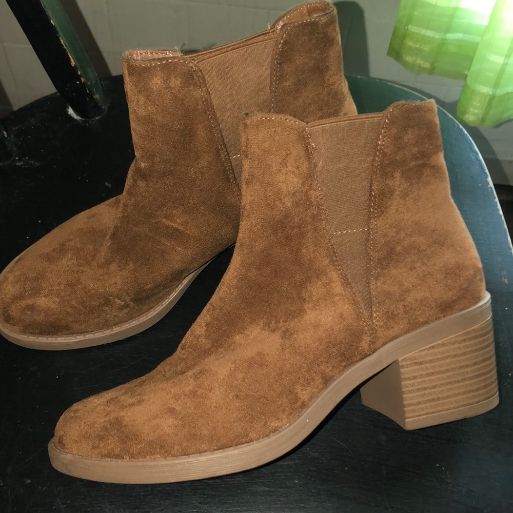 Brown boots/booties